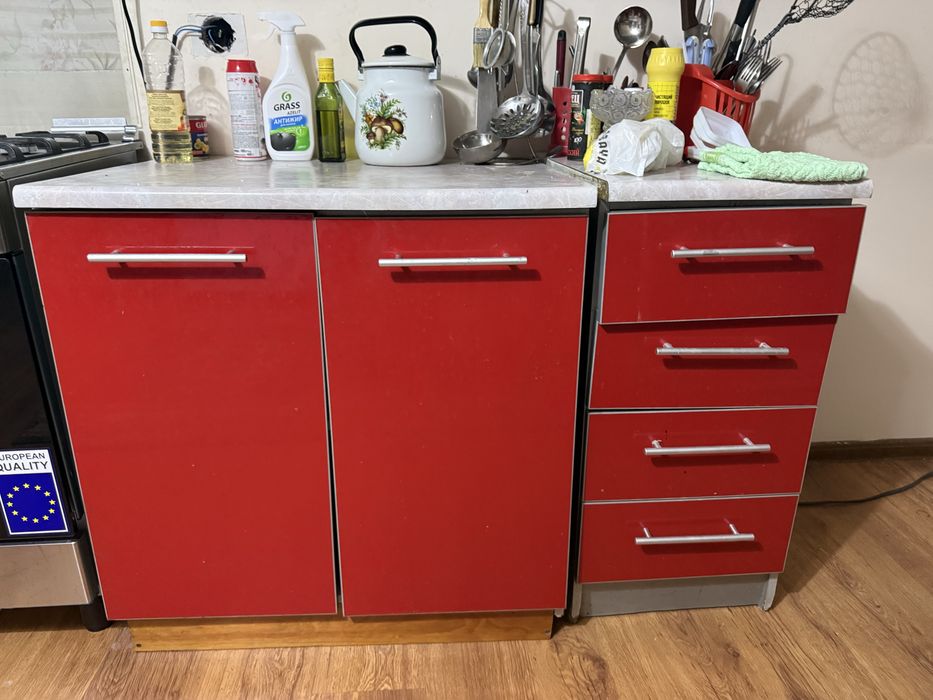 Продается кухонный гарнитур