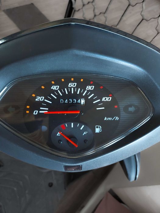 скутер Honda lead 100