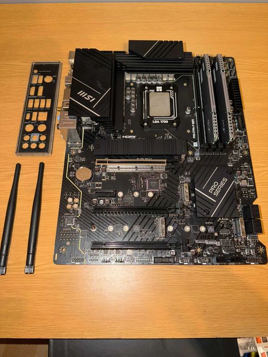 Placa de baza MSI PRO Z790-P WIFI cu Core i9 14900KF 3.2Ghz+ 32gb ddr5