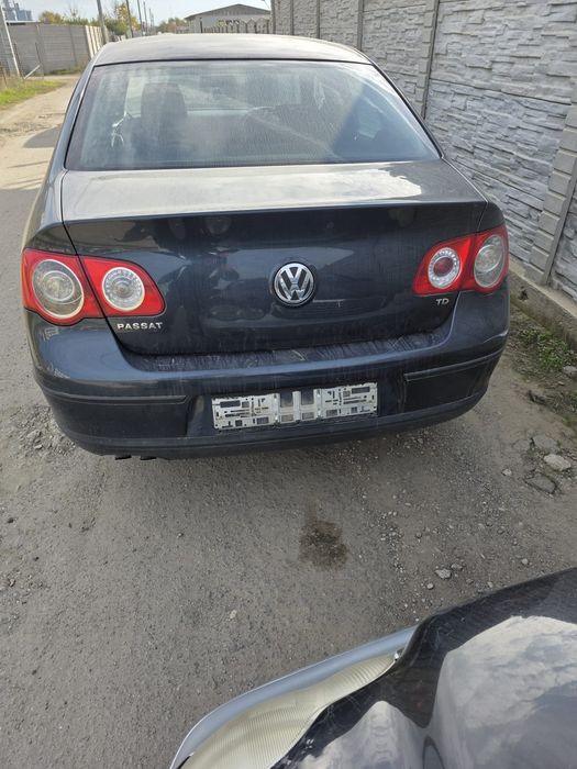 Dezmembrez vw Passat b6 1.9 tdi