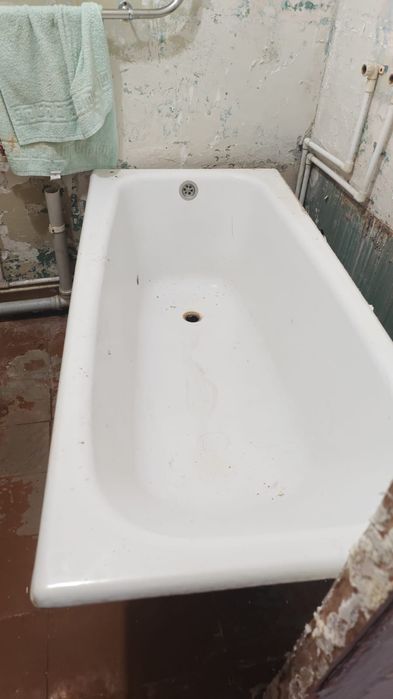 Продаю ванну чугунную