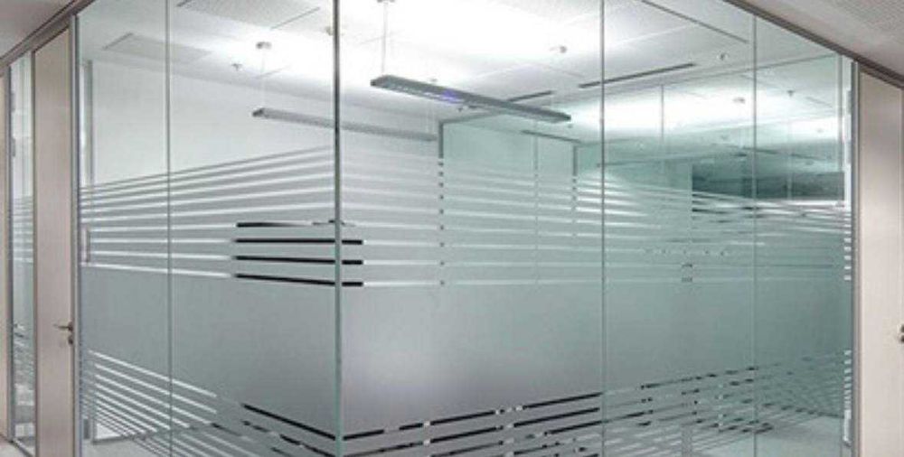 Тонировка и солнцезащита для офисных зданий, ресторанов и автомобилей.