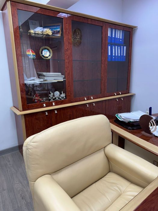 Продается офисная мебель в отличном состоянии