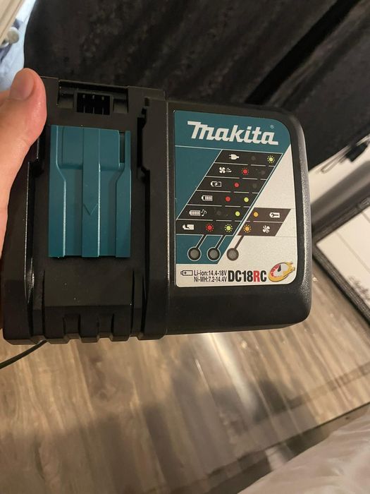 Circular makita pe acumulator
