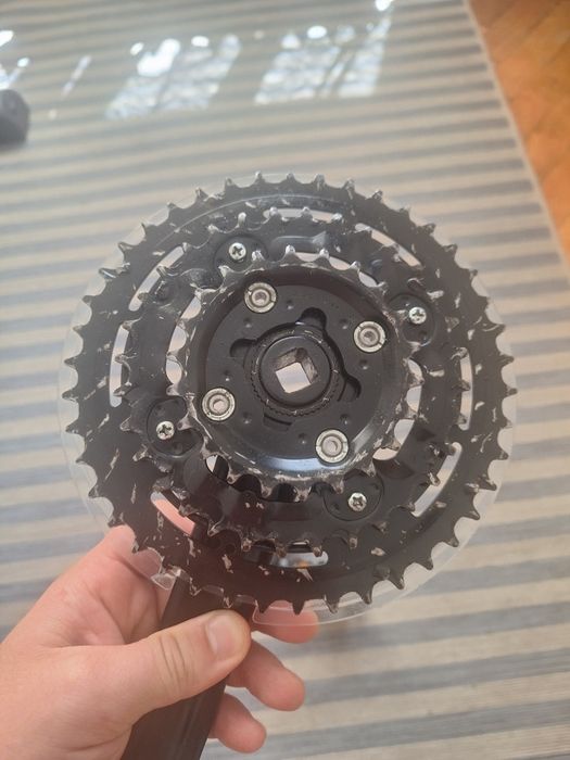 Angrenaj bicicletă Shimano cu filet defect