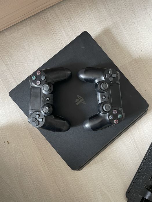 Продам срочно пс4 slim