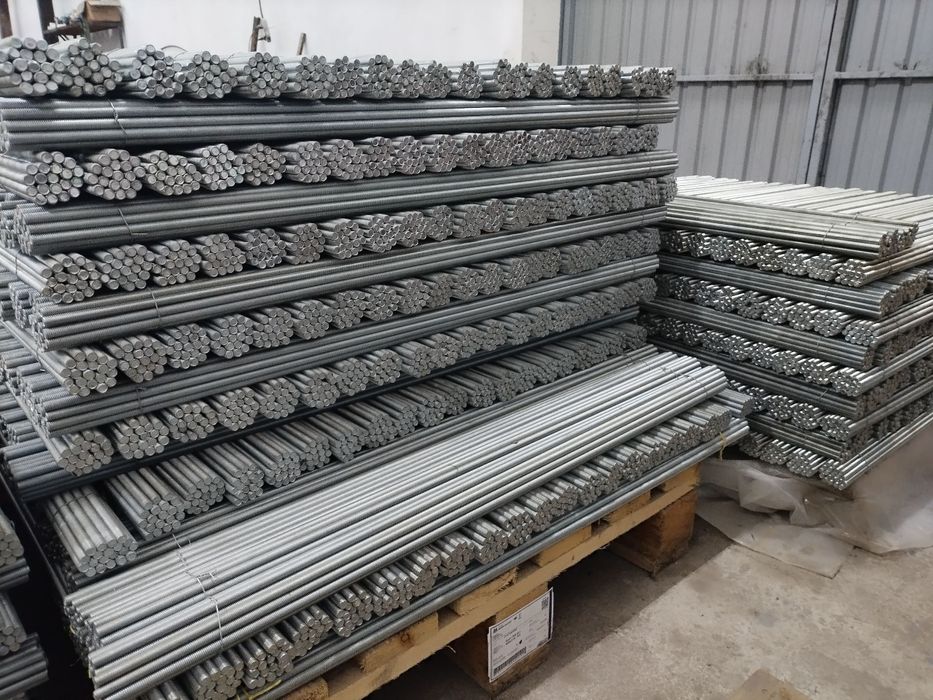 Шпилька. Болт Гайка