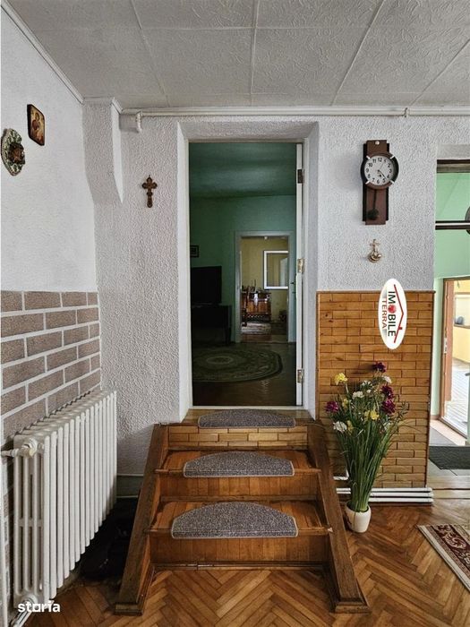 Casa spatioasa cu 2 apartamente zona Lupeni - Sibiu