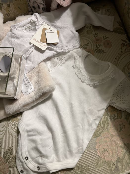 Blanita superba pentru bebe marca H&M mar 68 p