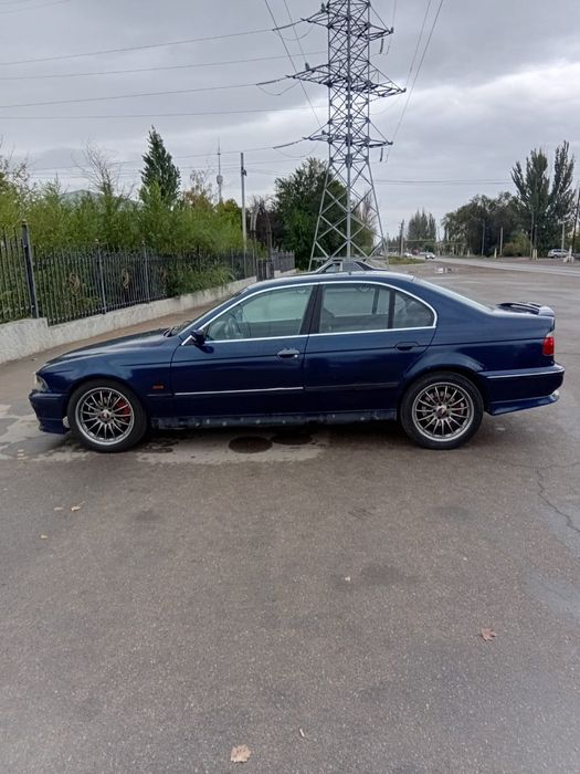 Продам бмв Е39..