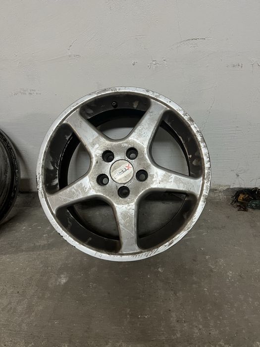 Лети джанти 15 цола, 5х100 с втулки за централен отвор 57.1 vag