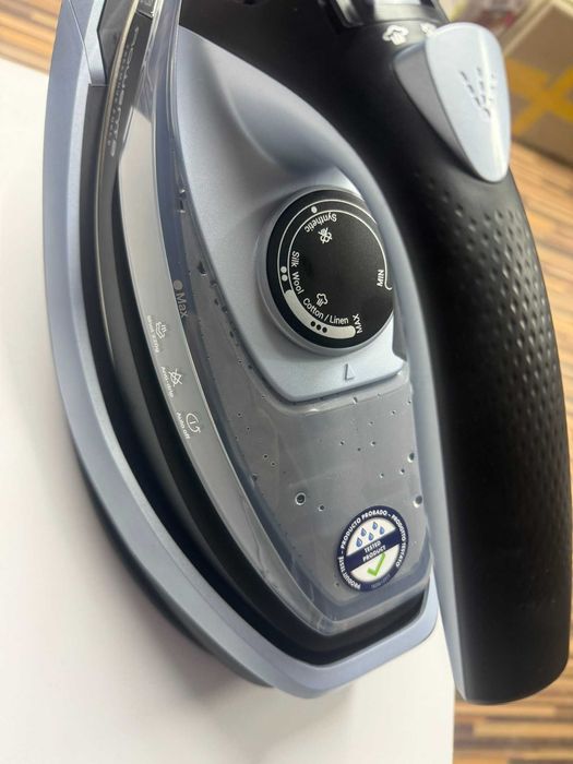 Fier de calcat fara fir Rowenta Freemove Force 2800W