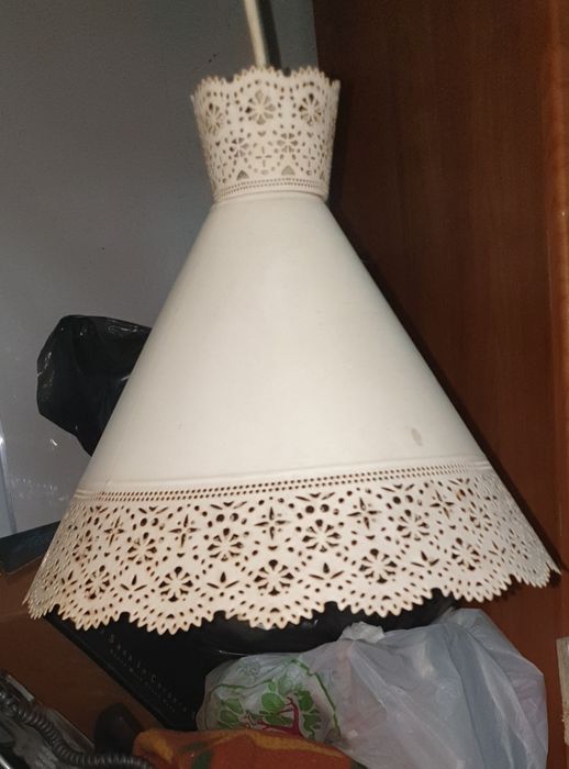 Продам люстру. Металл. Оригинал.