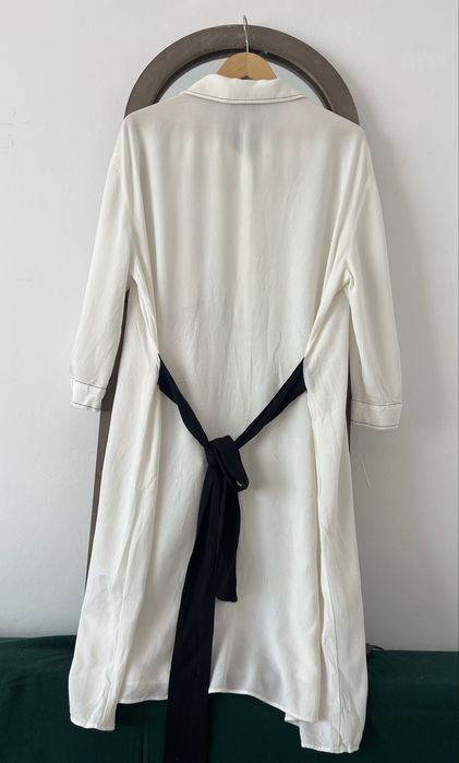 Rochie subtire din viscoza, eleganta, lejera, vaporoasa, crem de la Zara XL