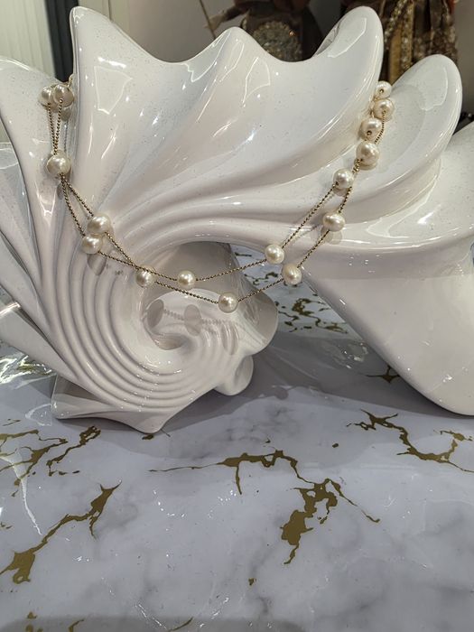 Золотая цепочка с жемчугом ,жемчюжины одна к одному 22см ,2 нити,не но