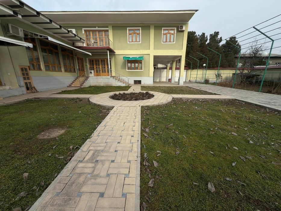 Сдается в аренду дом 16 соток.