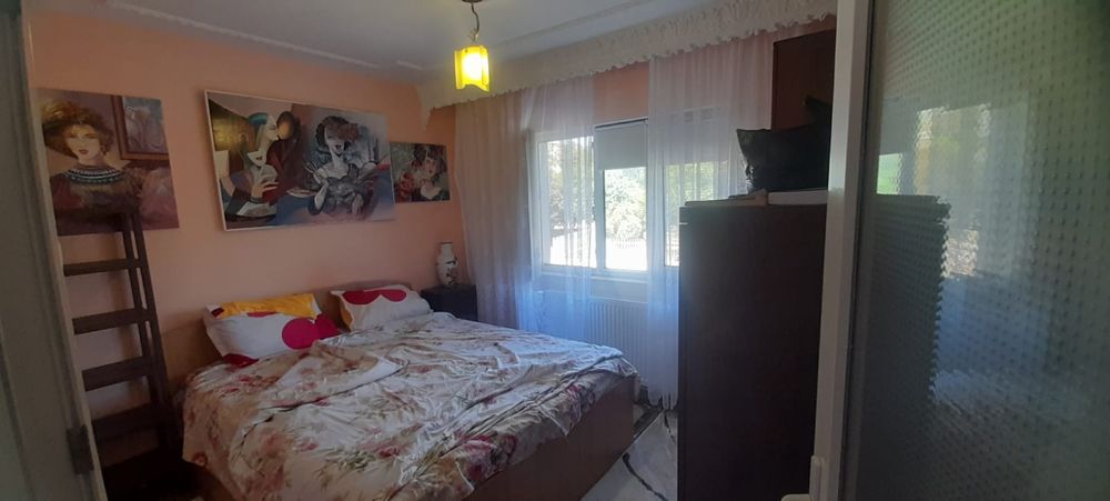 Apartament 4 camere decomandat ETAJ I ZONA INEL 2  Constanța