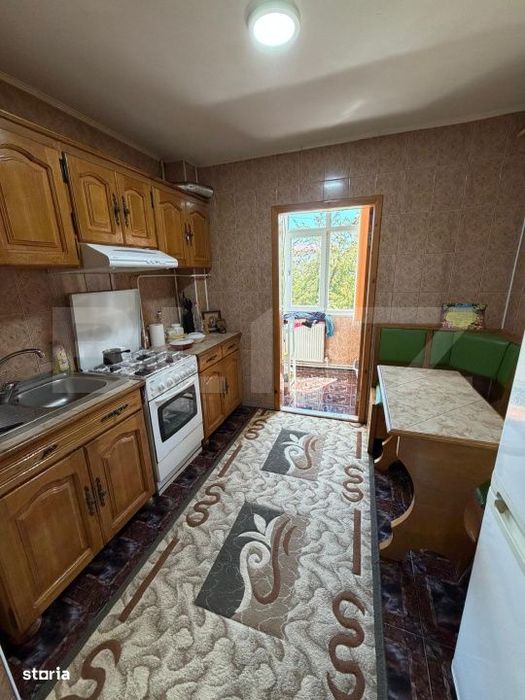 Apartament 3 camere, decomandat, etaj 3, Obcini Suceava