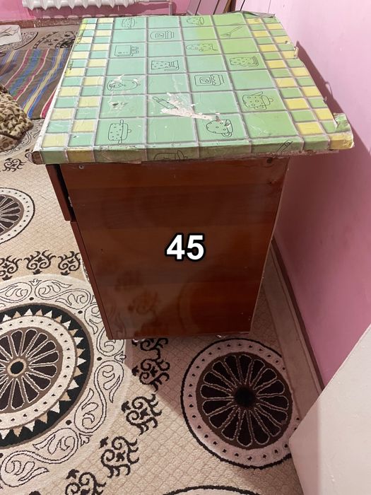 Кухонный гарнитур сотилади.