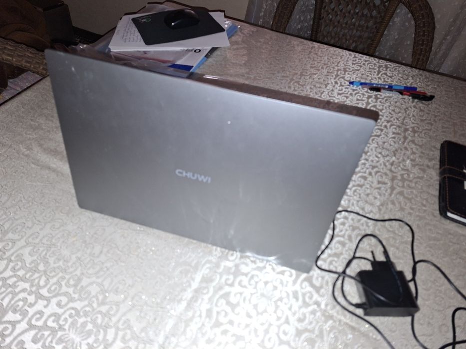 Noutbuk sotiladi, holati ideal.