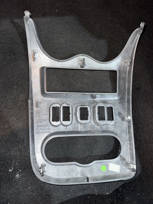 Consola centrala Logan 2011