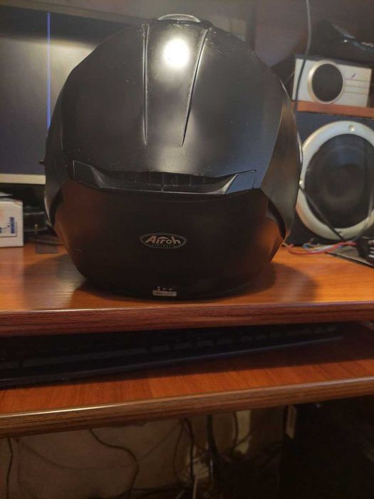 Продам Итальянский мотошлем Airoh  Helmet