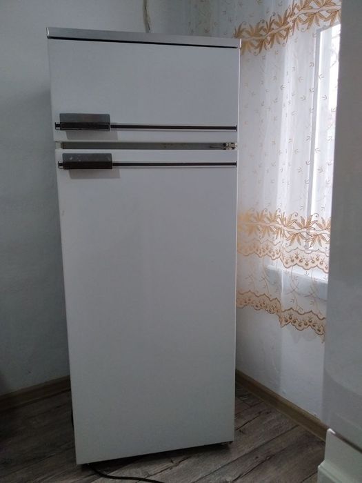 Холодильник Бирюса