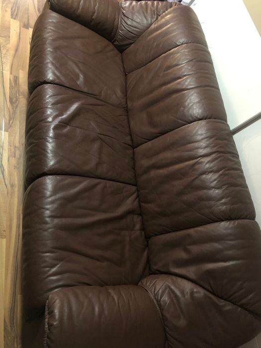 De vanzare  canapele piele + o masa sticla