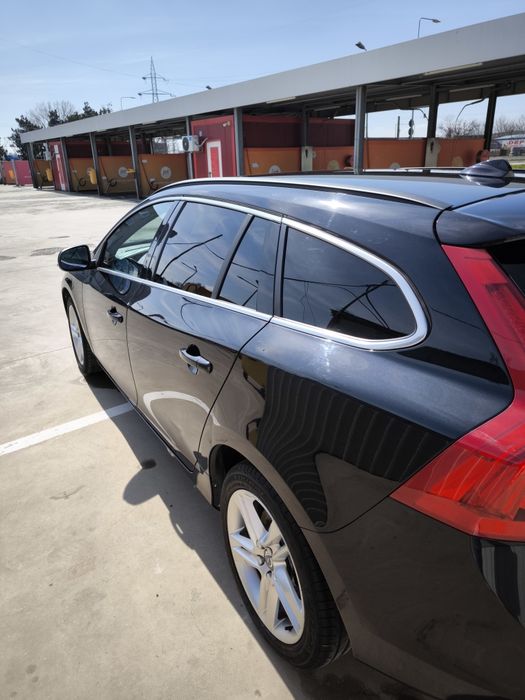 Volvo v60 negru 2015