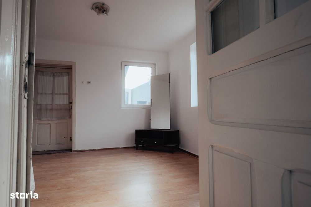 Casa renovata cu teren generos 1186 mp, inconjurata de padure