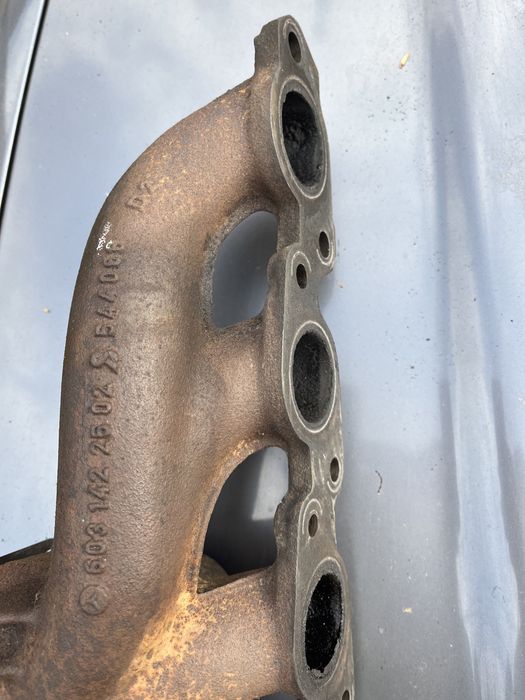 Изпускателен и всмукателен колектор от Мерцедес Ом 603