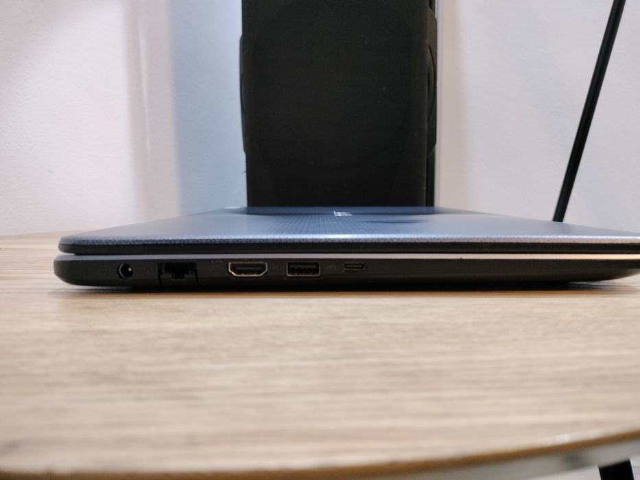 Asus Vivobook Ryzen 5