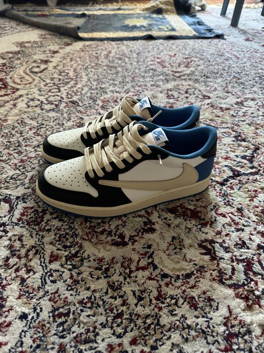 Jordan 1 vs travis scot fragment