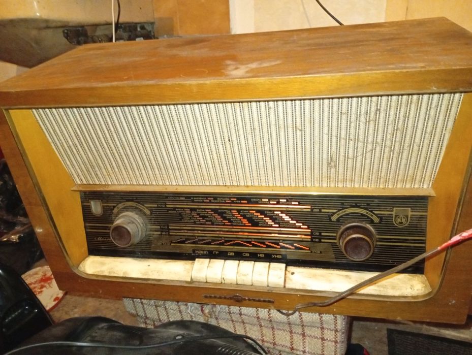 Ретро работещ  радиоапарат мелодия 2