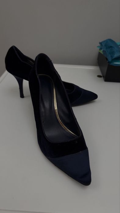 Прощам туфли charles and Keith