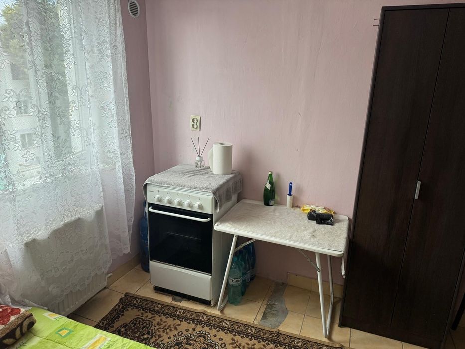 Ofer spre închiriat garsoniera  con 2