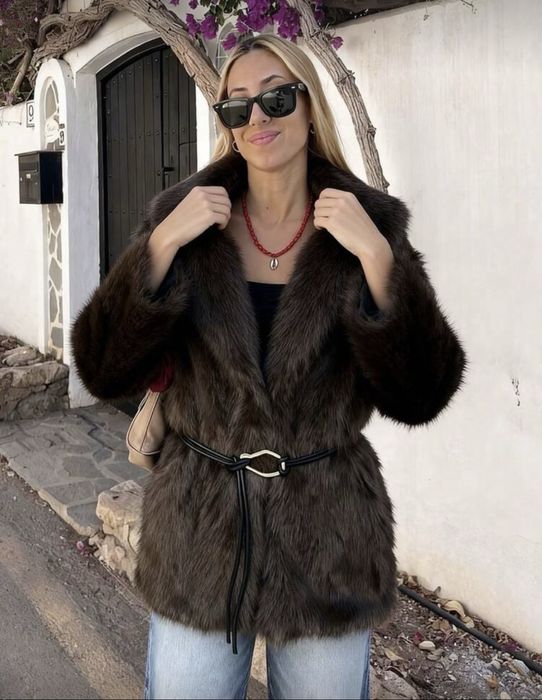 Дамско еко палто с колан. Палта еко косъм