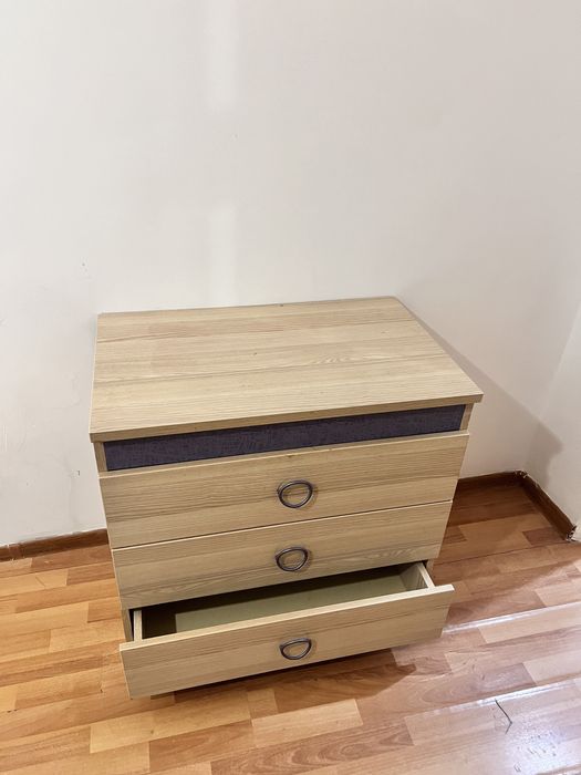 Продаю шкафы тумбочка