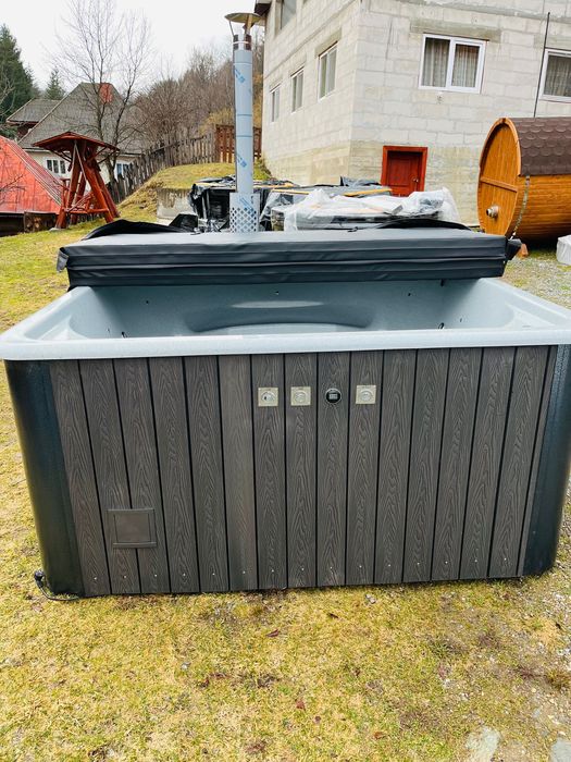 Ciubăr Jacuzzi granit