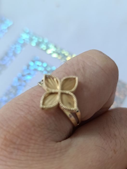Продам золотое кольцо