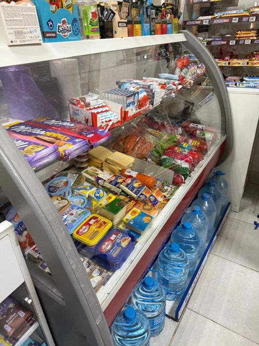 Продам холодильник витринный