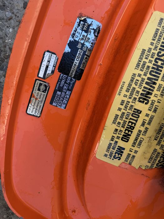 Masină tuns  gazon benzina si cositoare profesionala
