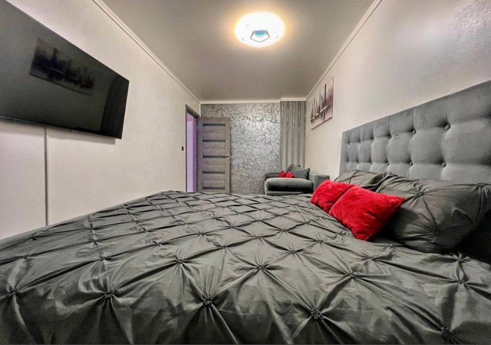 Pachet Cazare Jacuzzi Privat cu Smart TV - Experiență Unică în Sibiu