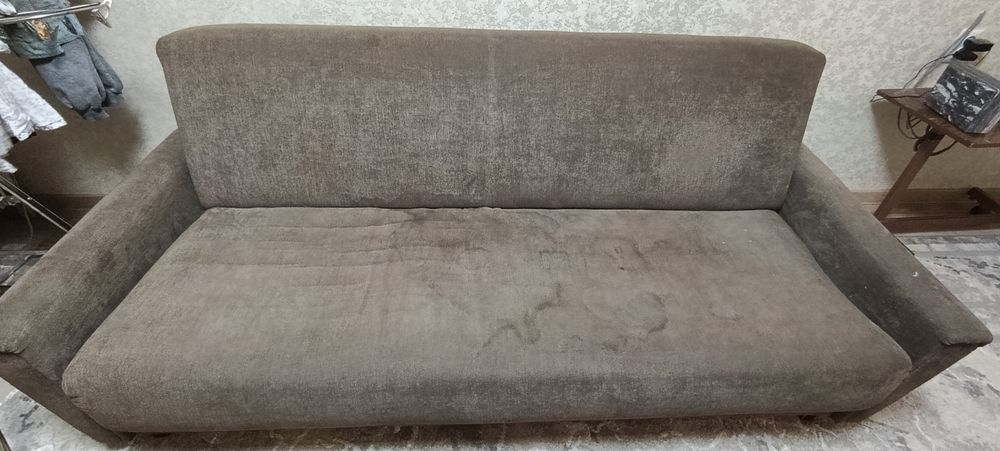 Продаю диван. Все механизмы в рабочем состоянии