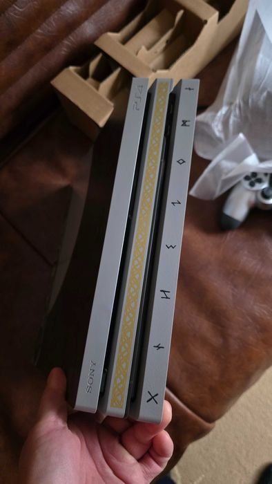 PlayStation 4 pro ps4 modat god of war