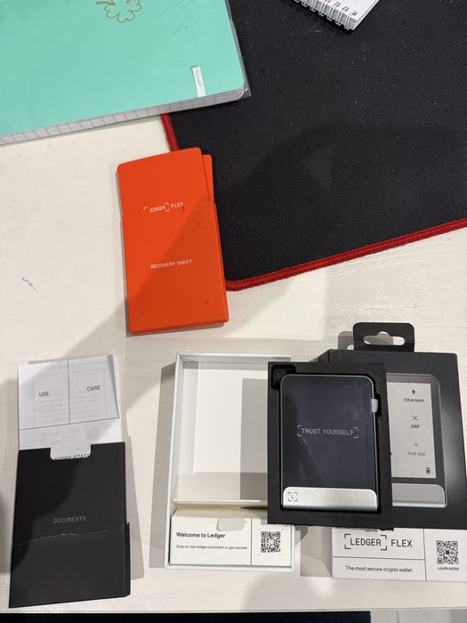 Ledger Flex Чисто Нов