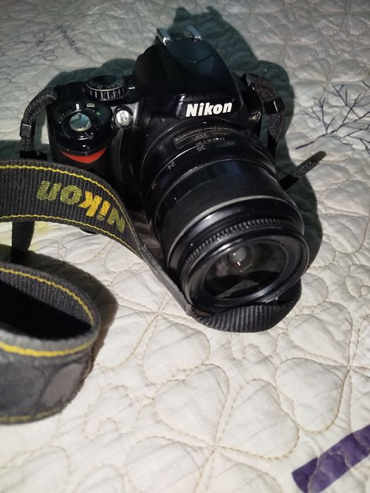 Продам фотоаппарат nikon d40