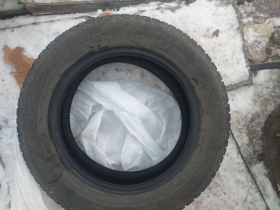 De vanzare doua cauciucuri