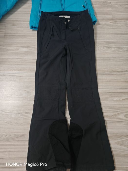 Ски екипировка за жени.