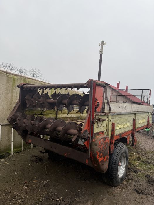 Se vinde remorca pentru împrastiat gunoi!